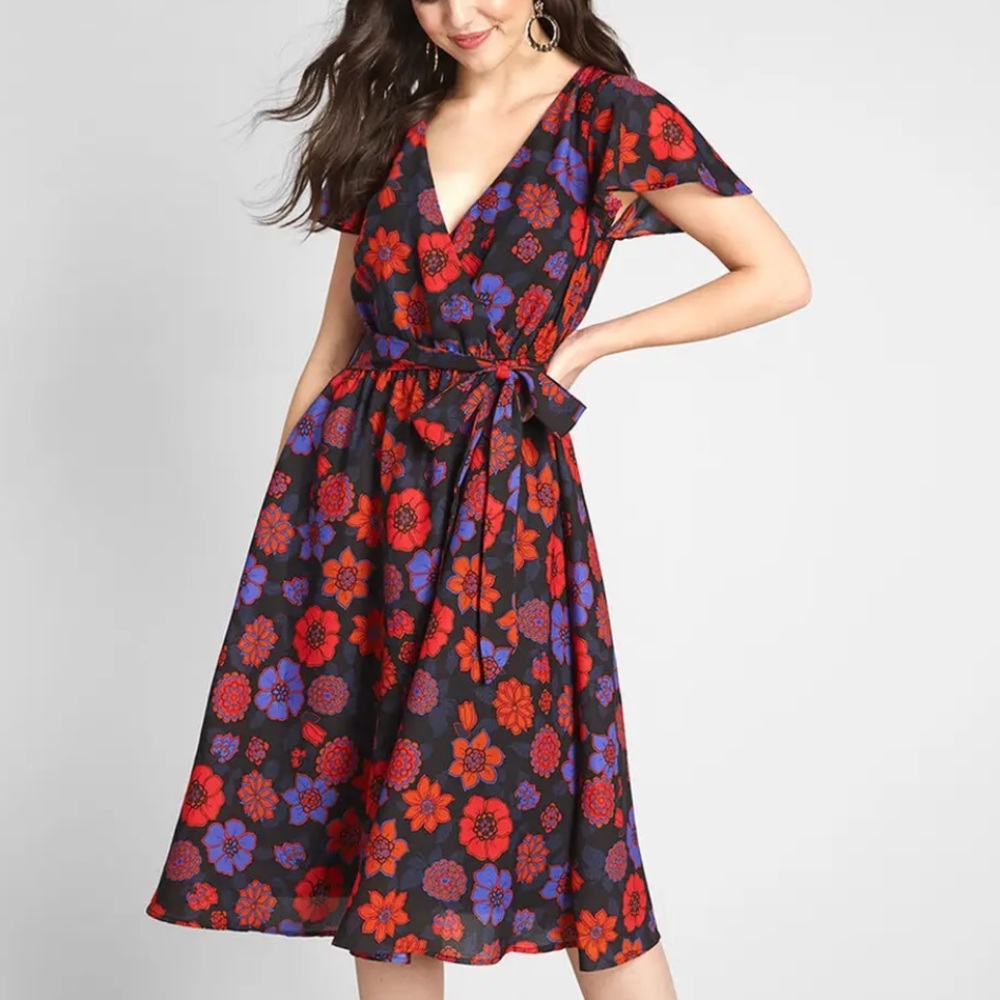 ModCloth Fits of Bliss Short Sleeve Floral Dress NEW large